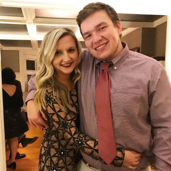 Meet your Posher, Taylor - Picture 2 of 3